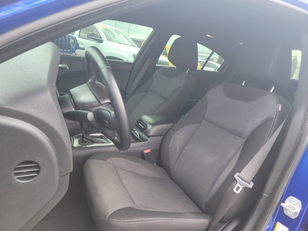 Used 2018 Dodge Charger SXT w/ Blacktop Package image 16