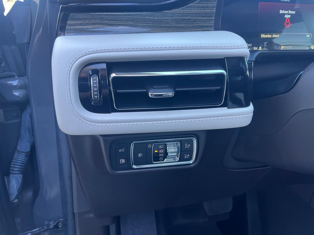 Certified 2022 Lincoln Aviator Black Label Grand Touring w/ Class IV Trailer Tow Package AWD/4WD image 38