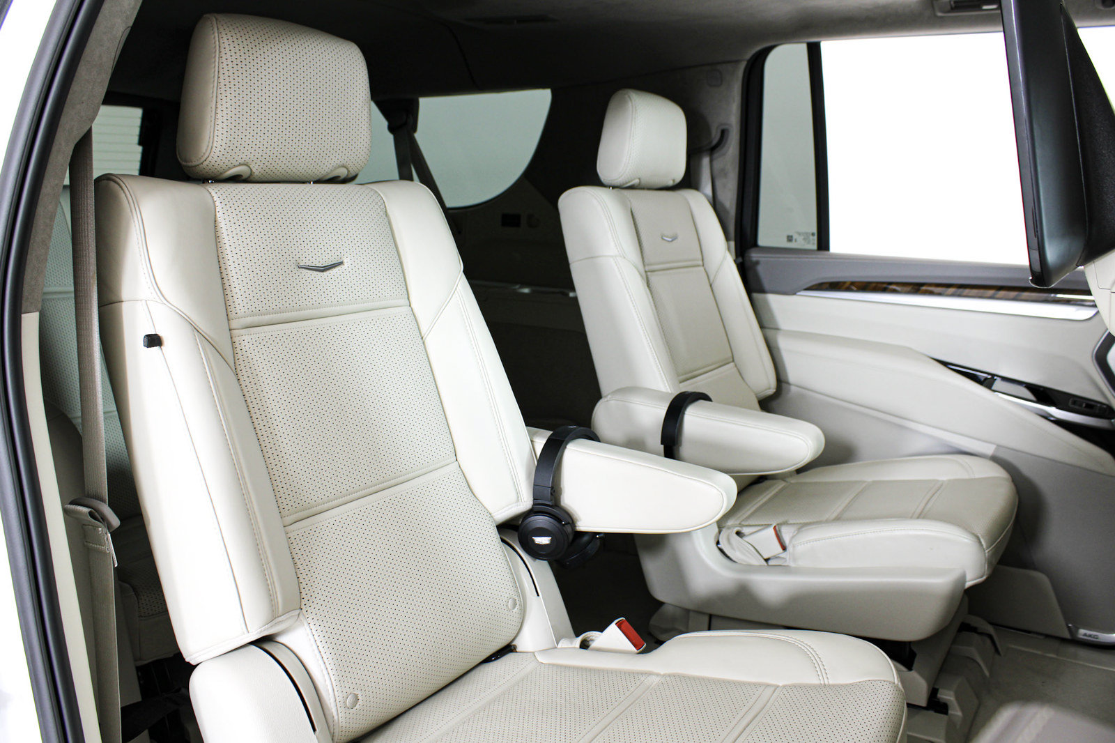 Used 2025 Cadillac Escalade ESV Sport Platinum RWD image 27