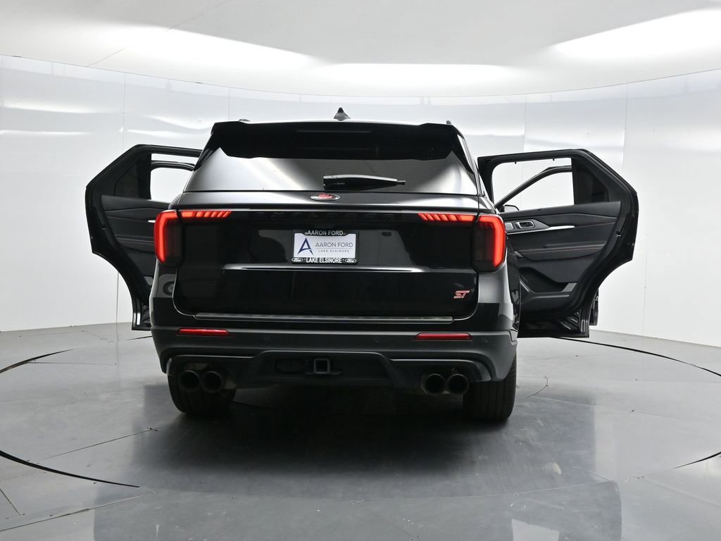 Used 2025 Ford Explorer ST image 38