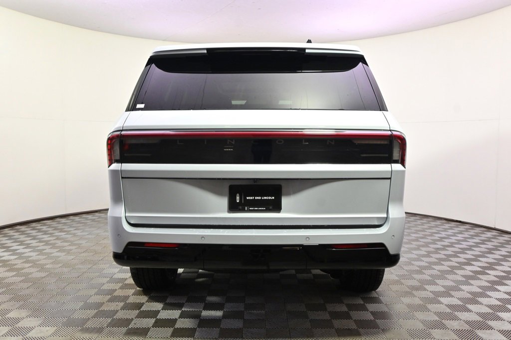 New 2026 Lincoln Navigator Reserve w/ Jet Appearance Package image 5