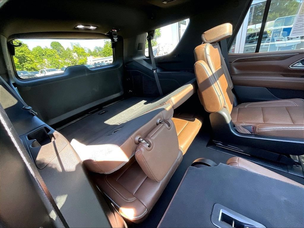Used 2023 Chevrolet Tahoe High Country w/ Advanced Technology Package AWD/4WD image 17