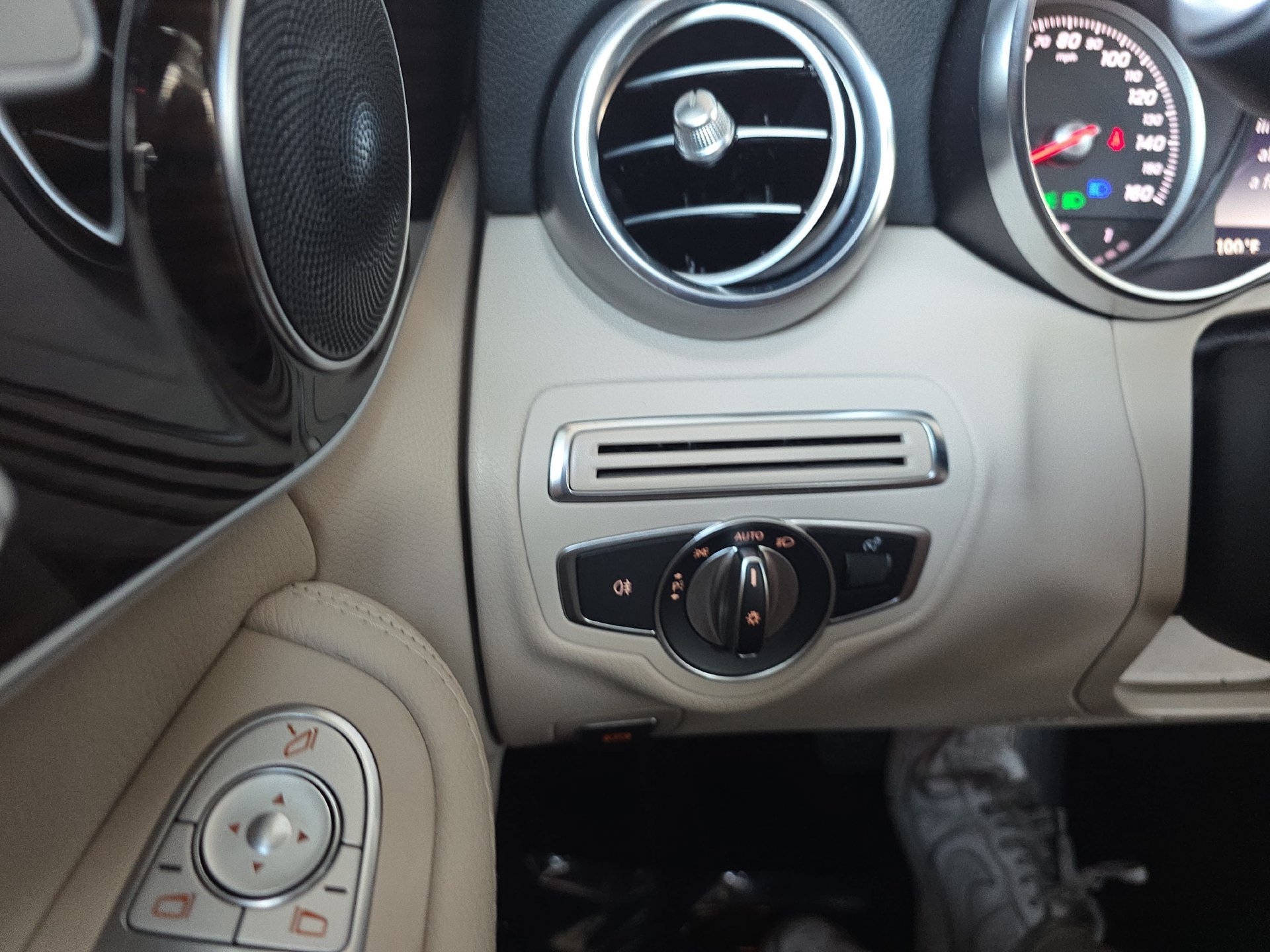 Used 2017 Mercedes-Benz C 300 4MATIC Sedan image 20