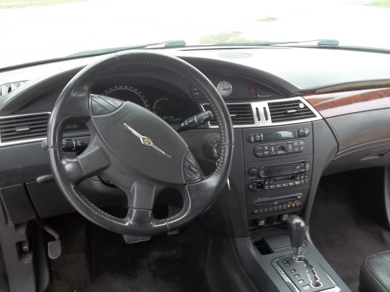 Used 2005 Chrysler Pacifica Touring image 9