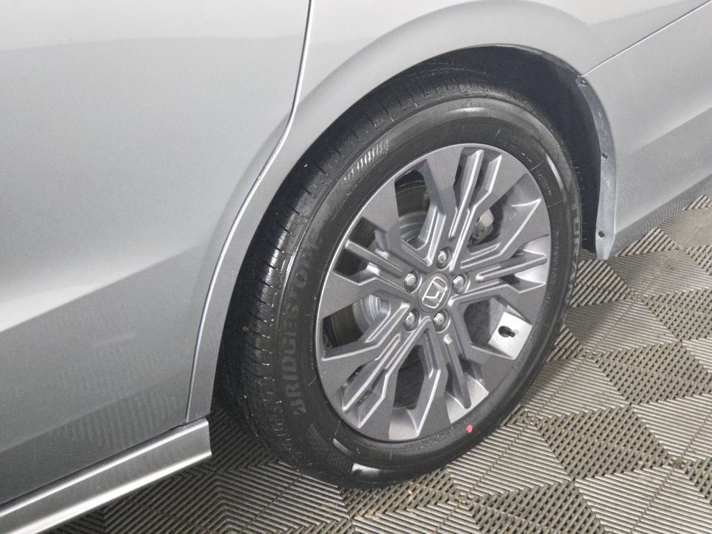 New 2026 Honda Odyssey Touring image 10