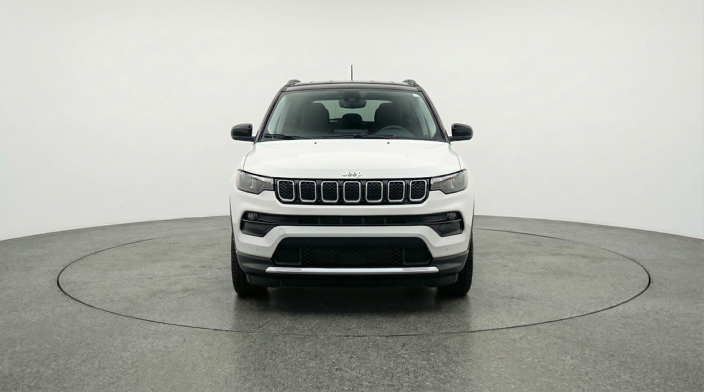 Used 2025 Jeep Compass Limited AWD/4WD image 2