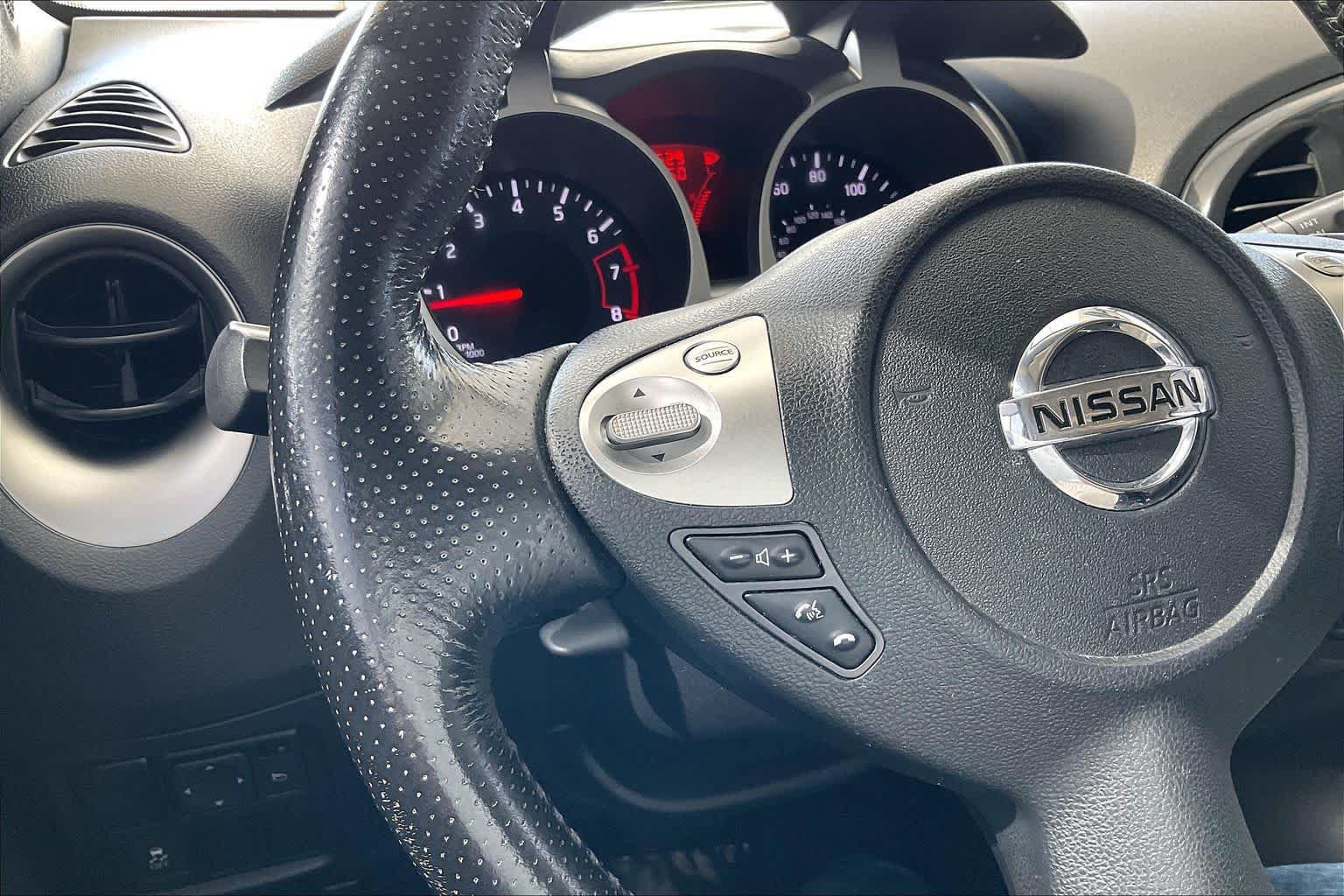 Used 2012 Nissan Juke SL FWD image 23