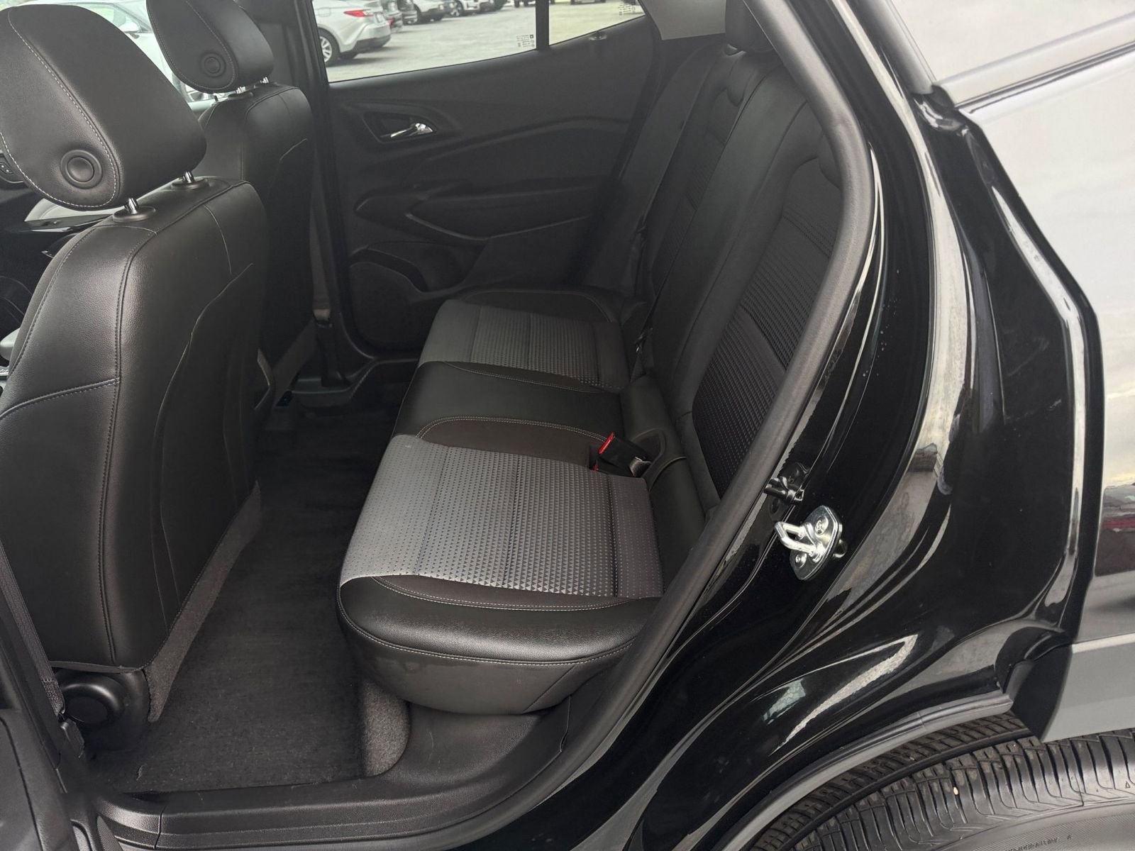 Used 2025 Chevrolet Trax LT image 25