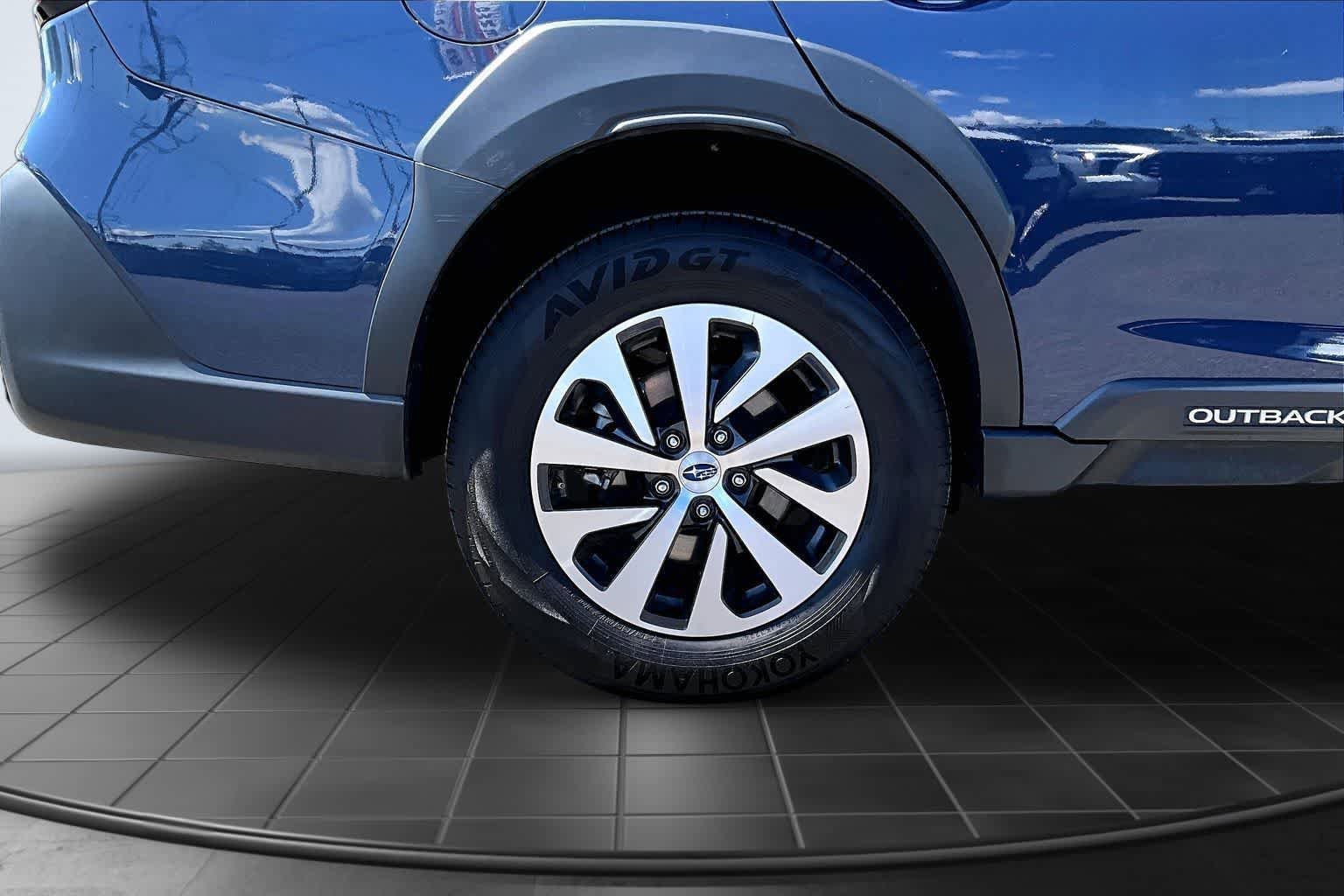 Used 2025 Subaru Outback Premium AWD/4WD image 35