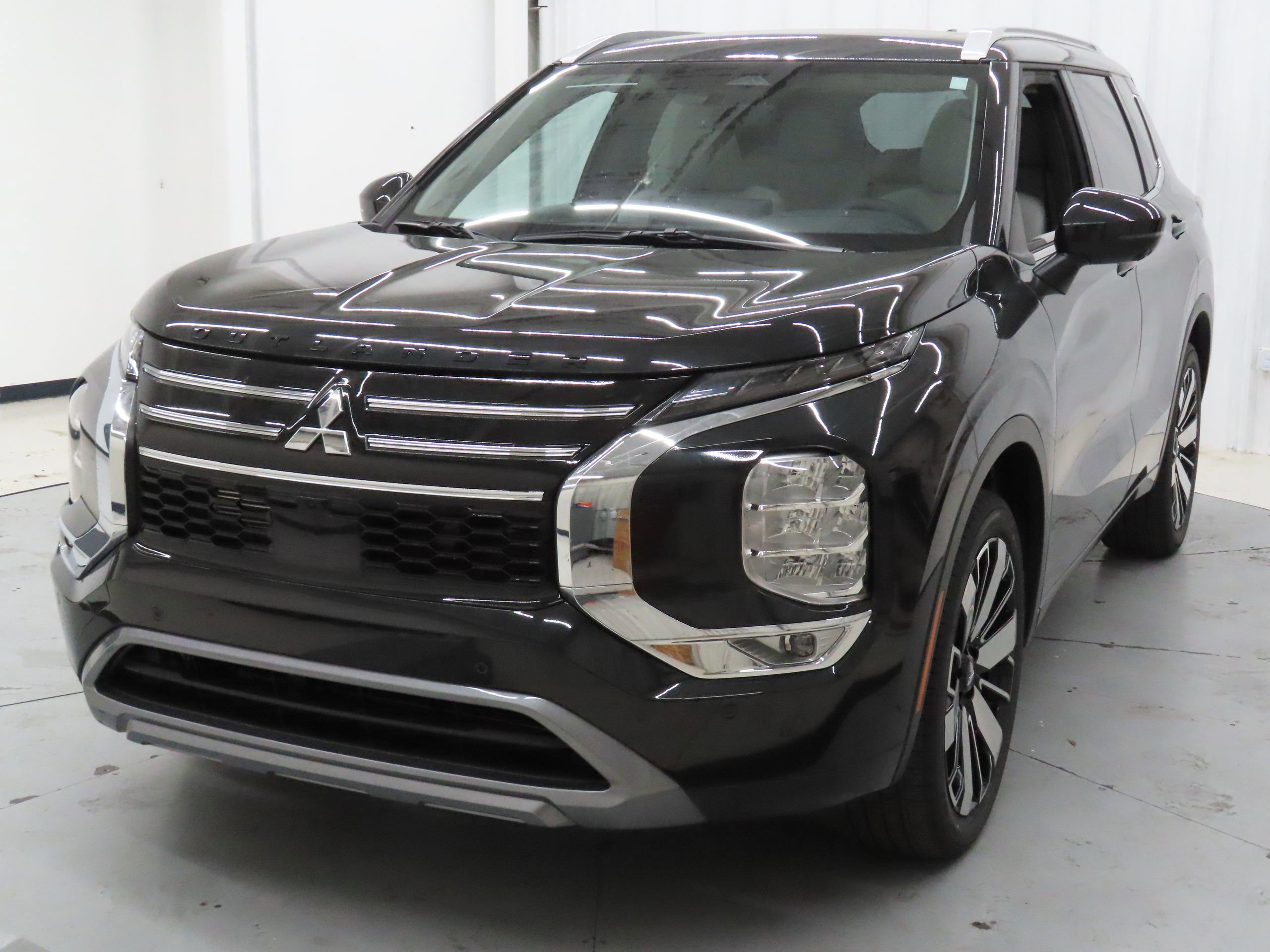 New 2026 Mitsubishi Outlander SEL FWD image 7