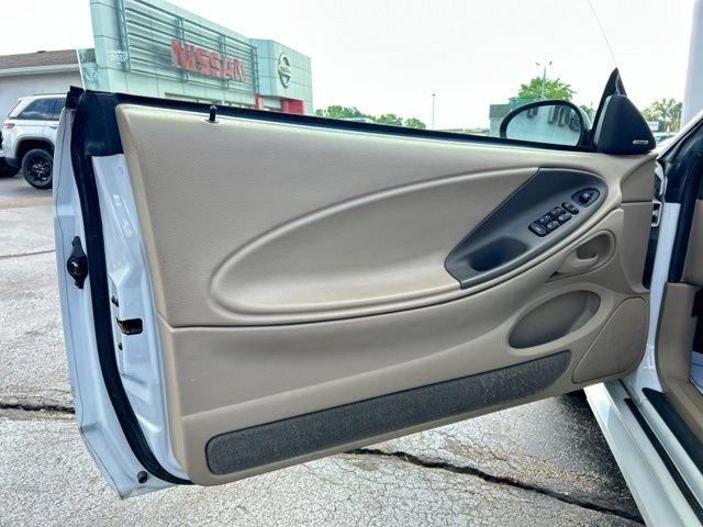 Used 2003 Ford Mustang Convertible RWD image 19