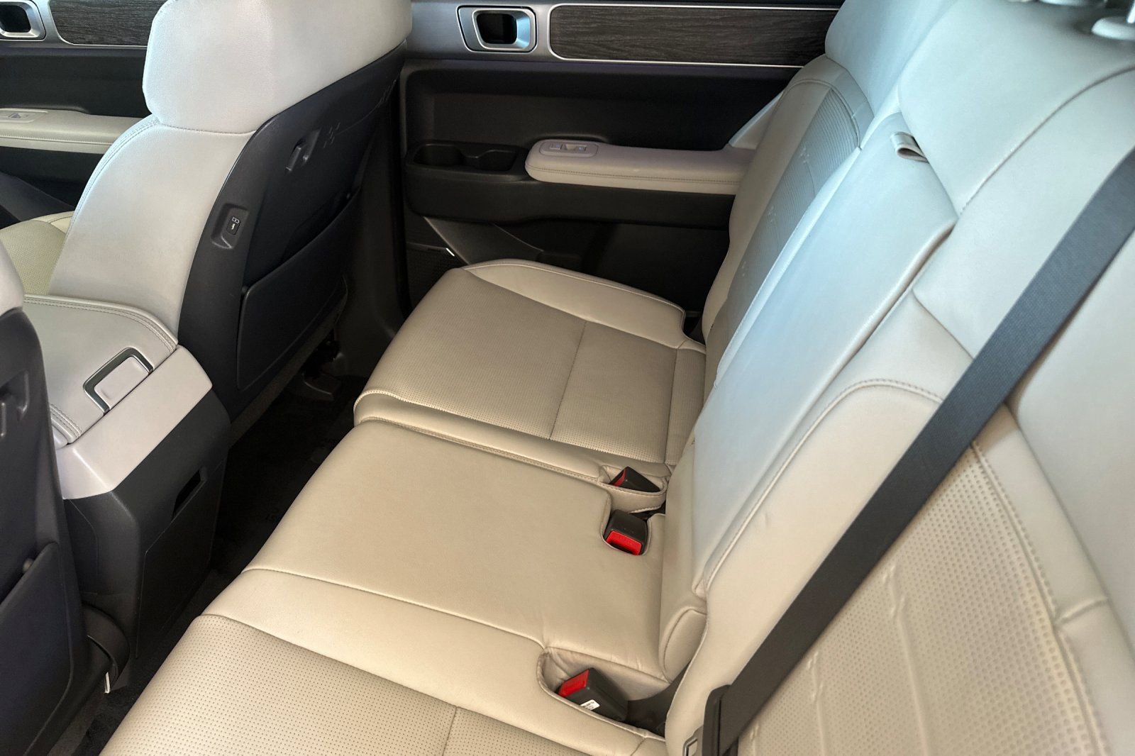 Used 2024 Hyundai Santa Fe Limited image 11