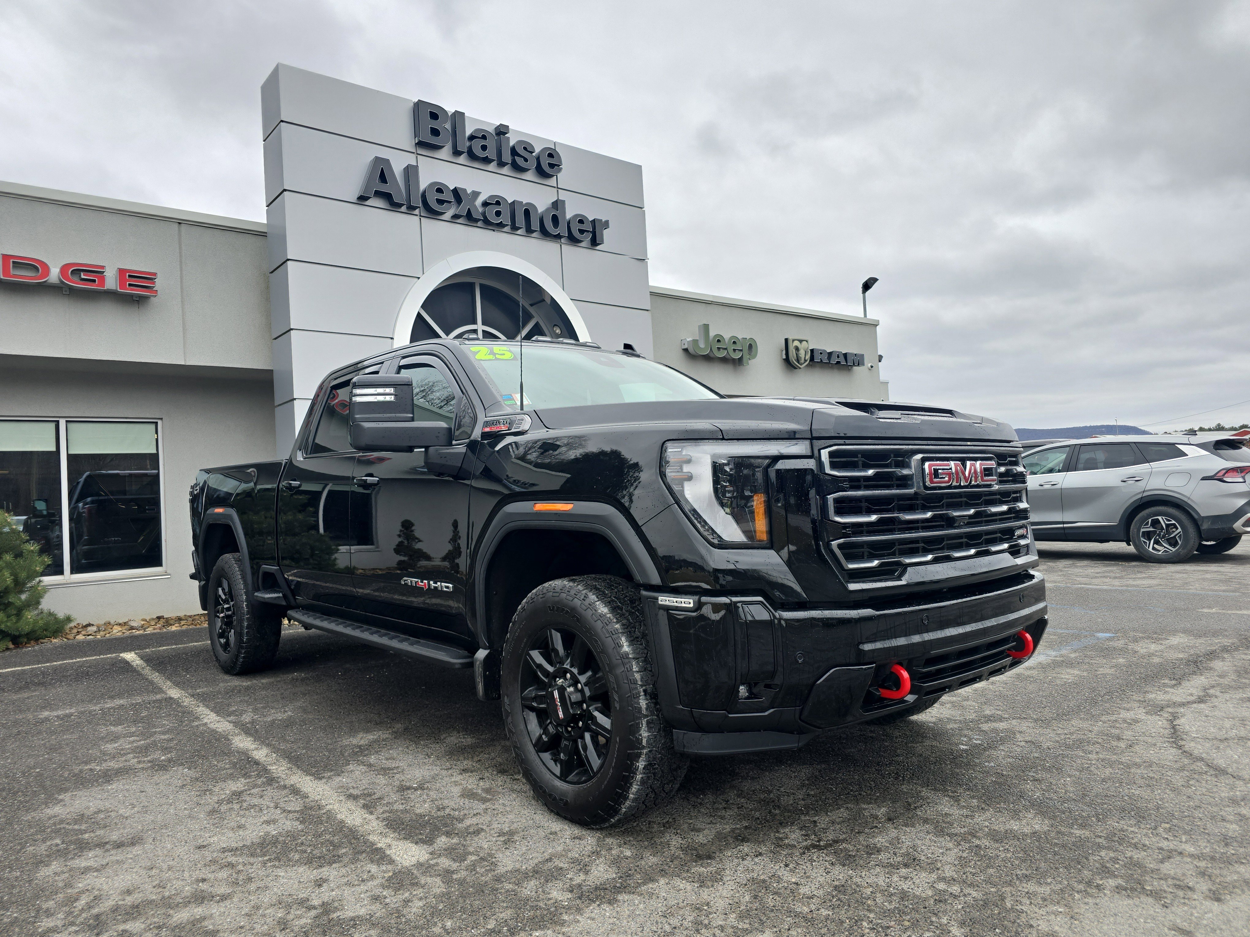 Used 2025 GMC Sierra 2500 AT4 w/ AT4 Premium Plus Package image 1