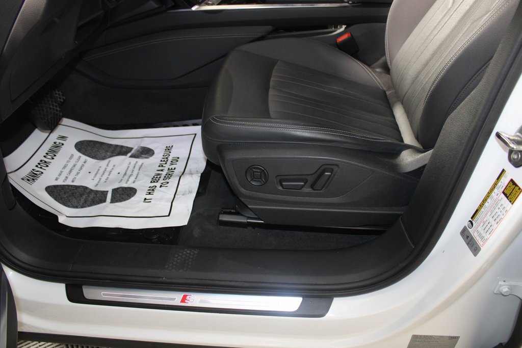 Used 2021 Audi e-tron Premium Plus w/ Premium Plus Package image 10