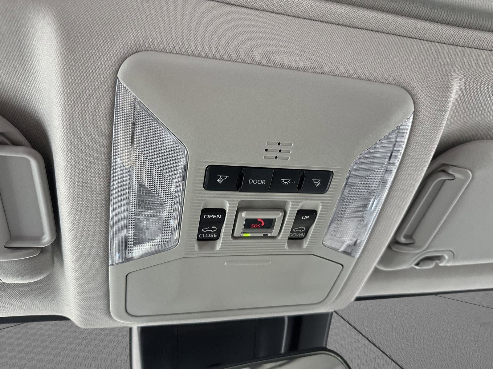 Used 2022 Toyota RAV4 XLE Premium image 24