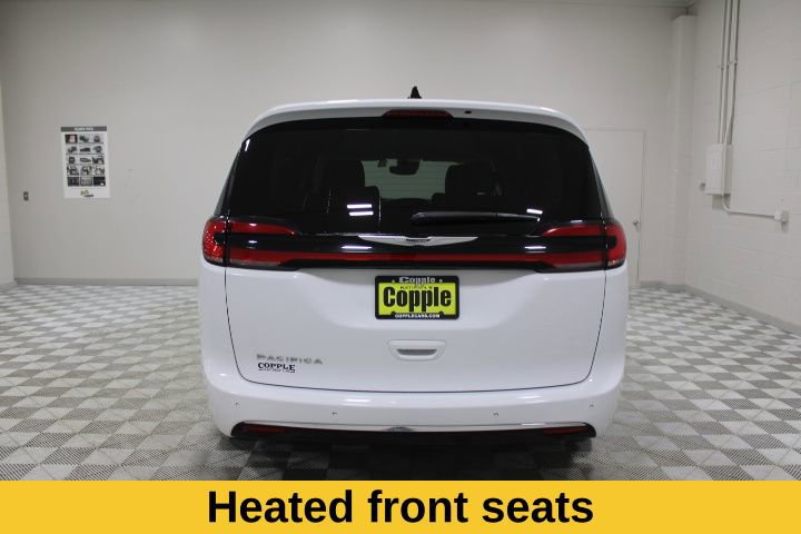 Used 2024 Chrysler Pacifica Touring-L image 13
