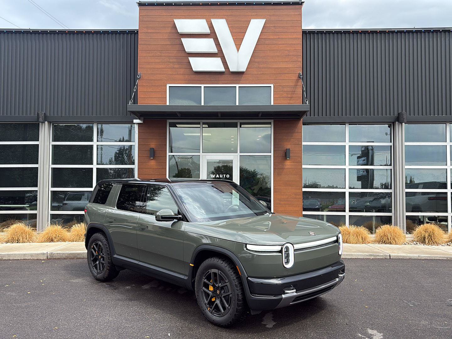 Used 2027 Rivian R2 Performance