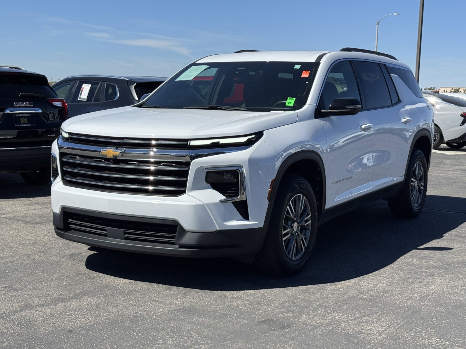 Used 2024 Chevrolet Traverse LT image 3