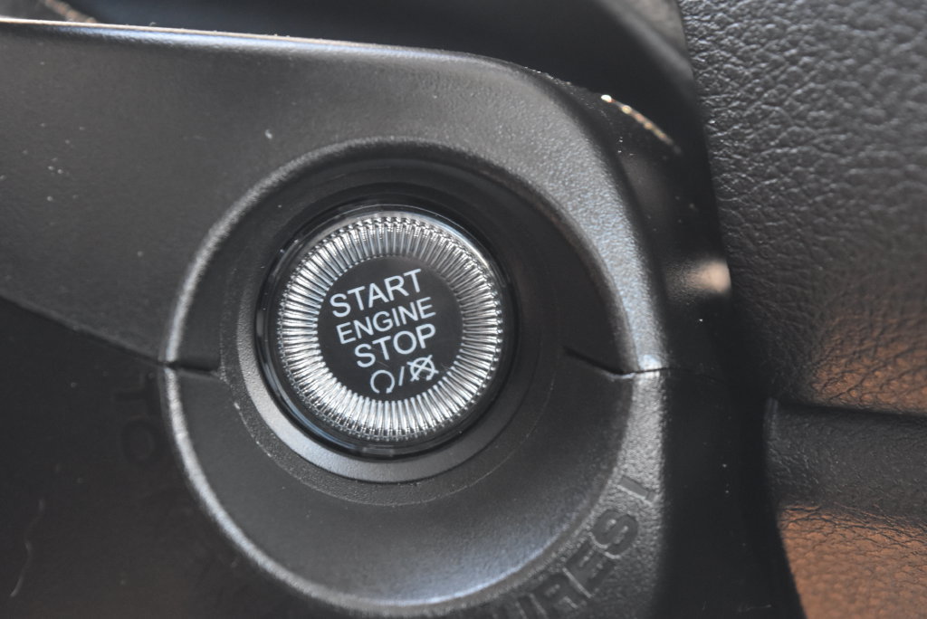 Used 2023 Jeep Renegade Latitude AWD/4WD image 18