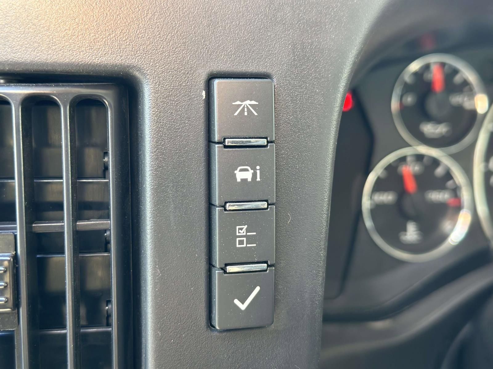 New 2025 Chevrolet Express 3500 RWD image 16
