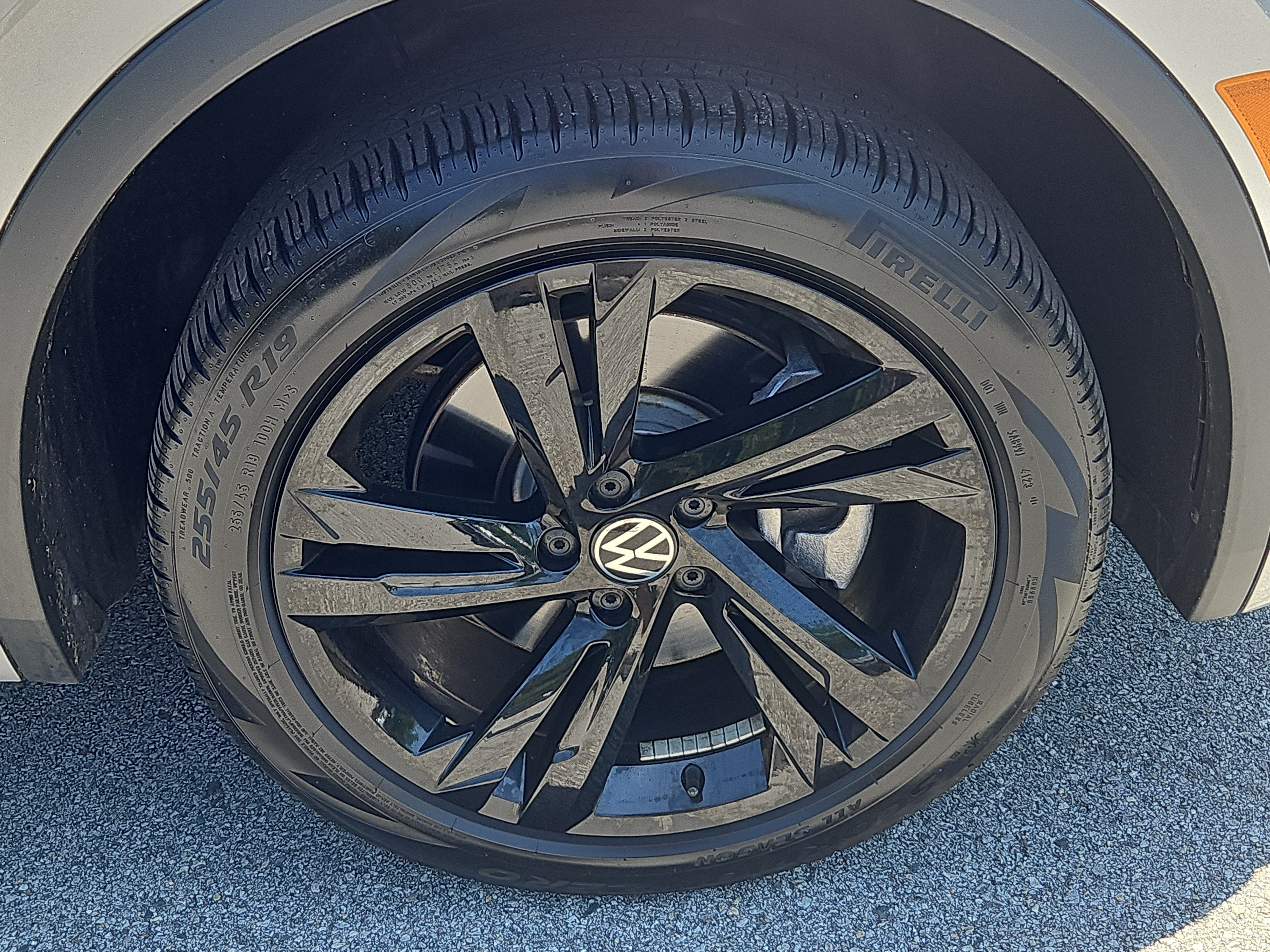 Certified 2024 Volkswagen Tiguan SE R-Line AWD/4WD image 13