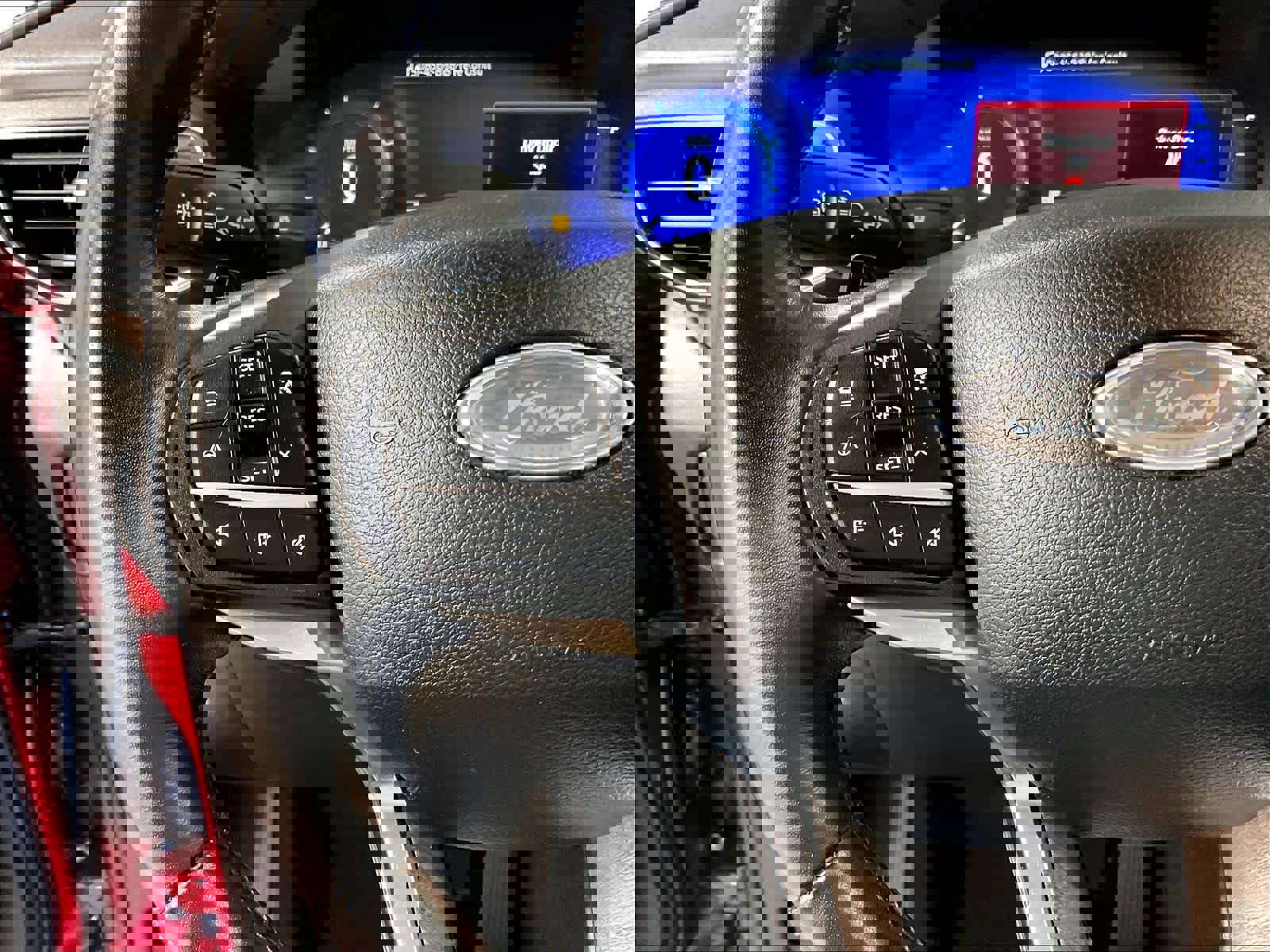 Used 2020 Ford Explorer Platinum w/ Premium Technology Package image 23