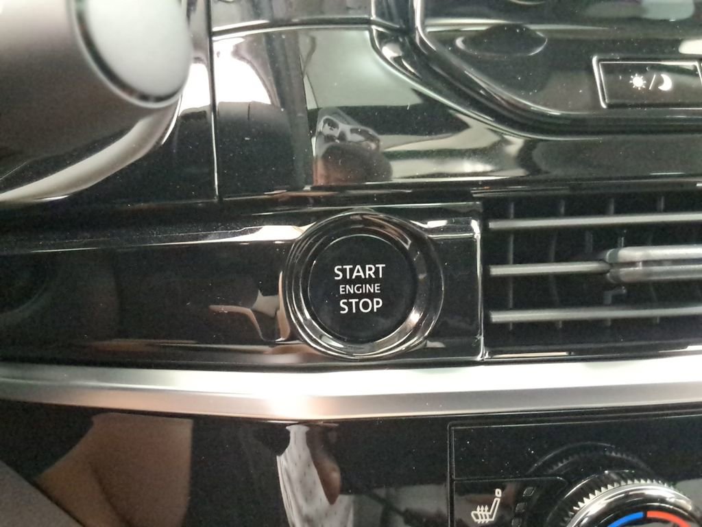 New 2025 Nissan Pathfinder SL image 28