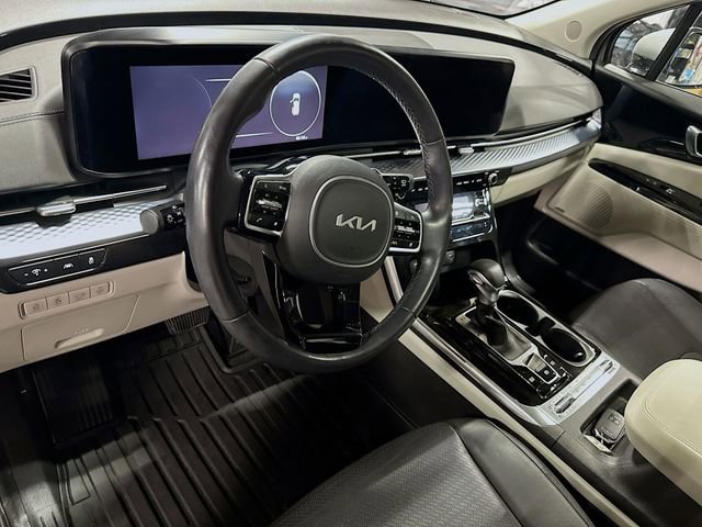 Used 2024 Kia Carnival SX Prestige FWD image 16