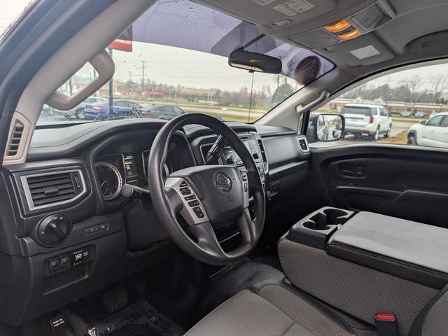 Used 2017 Nissan Titan S image 8