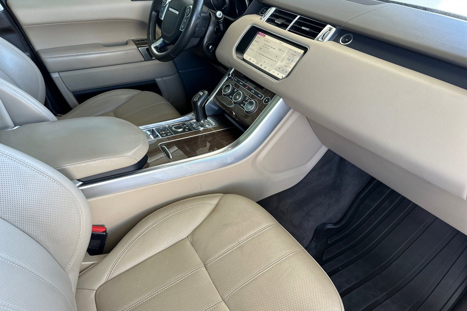 Used 2017 Land Rover Range Rover Sport HSE AWD/4WD image 19