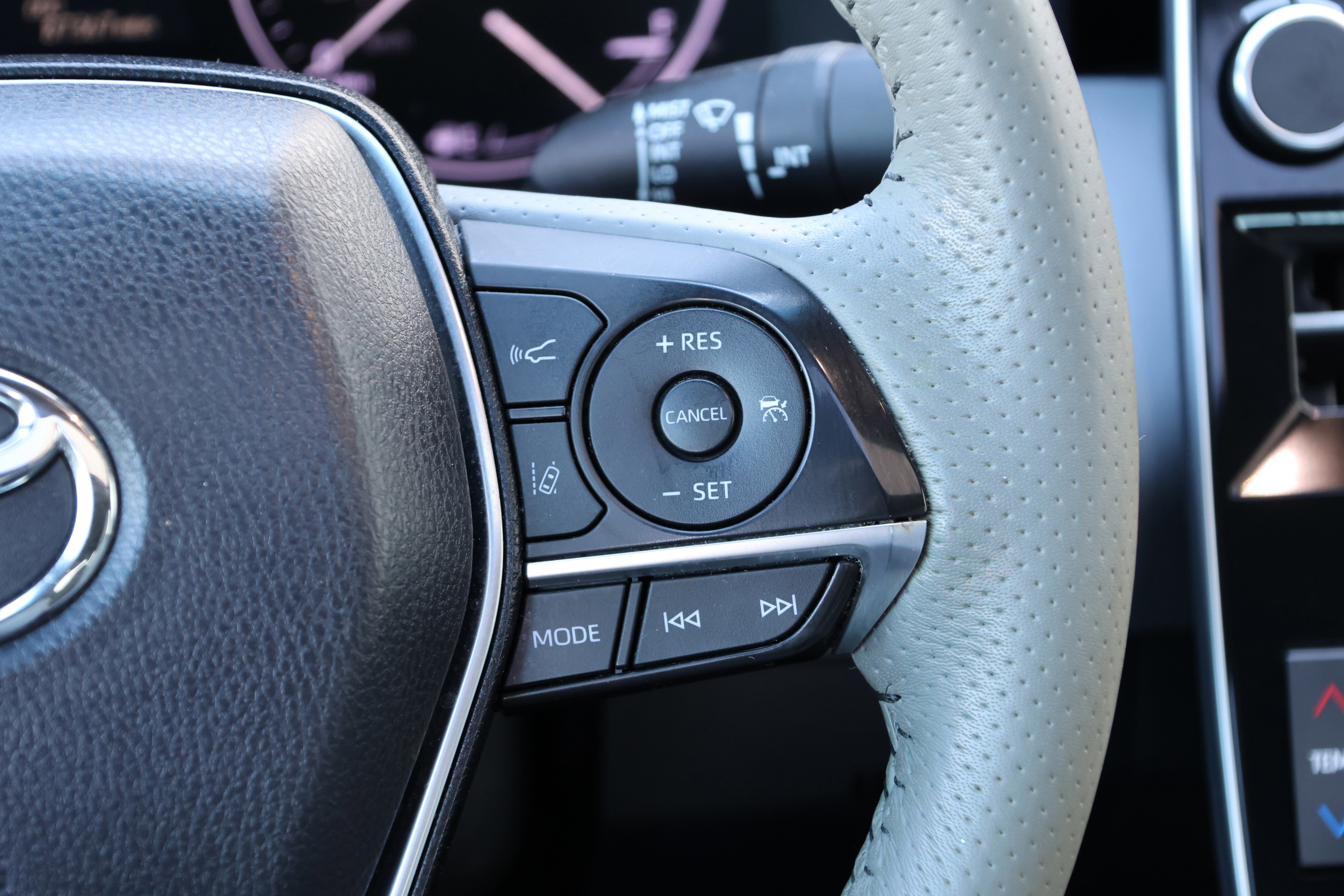 Used 2019 Toyota Avalon Limited w/ Advanced Safety Package image 22