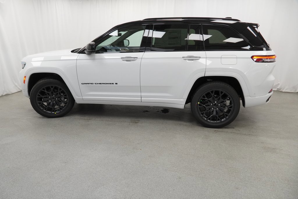 New 2025 Jeep Grand Cherokee Summit image 14