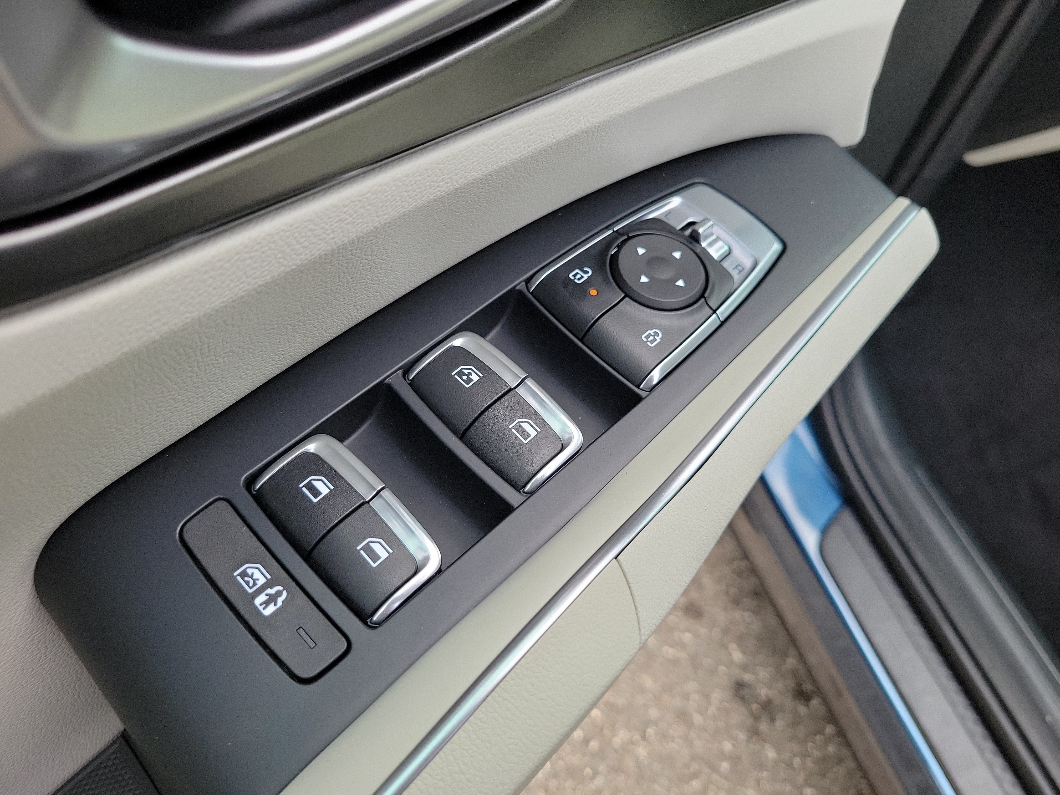 Certified 2025 Kia Sorento EX FWD image 21