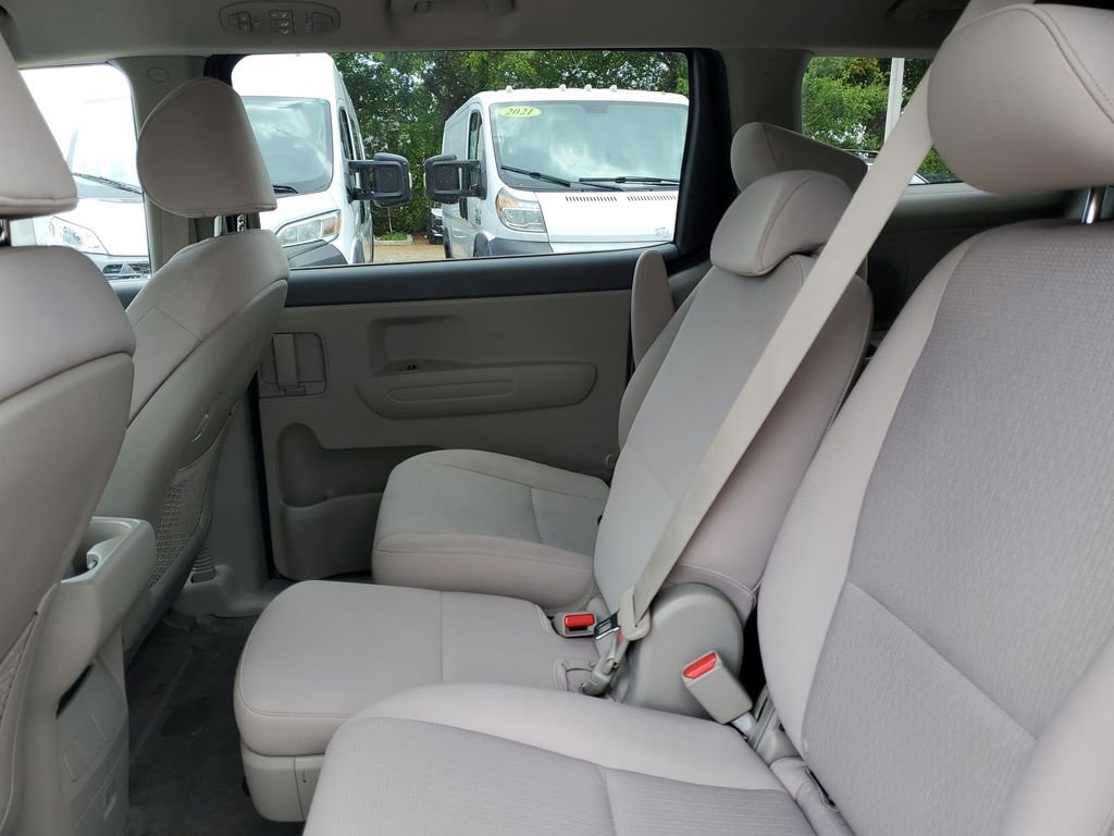 Used 2016 Kia Sedona LX image 15