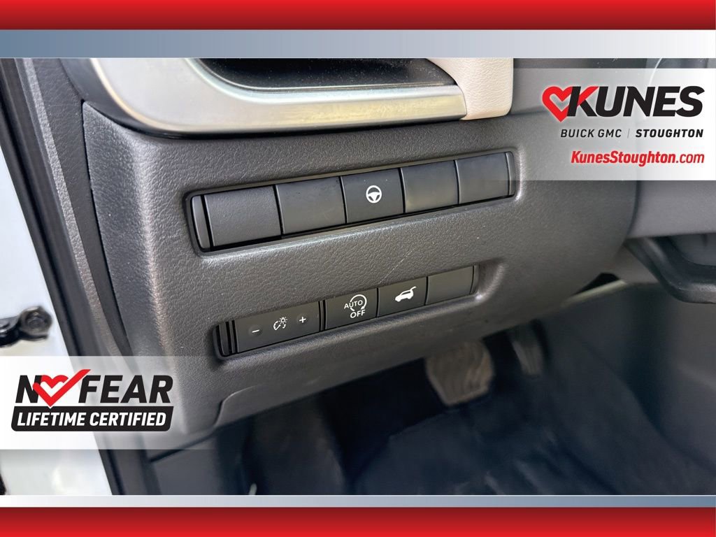 Used 2025 Nissan Rogue SV image 27