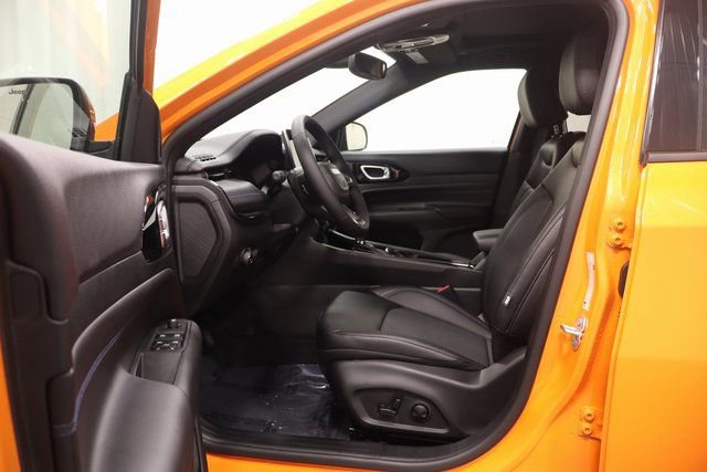 New 2026 Jeep Compass Latitude w/ Sun and Sound Group image 11