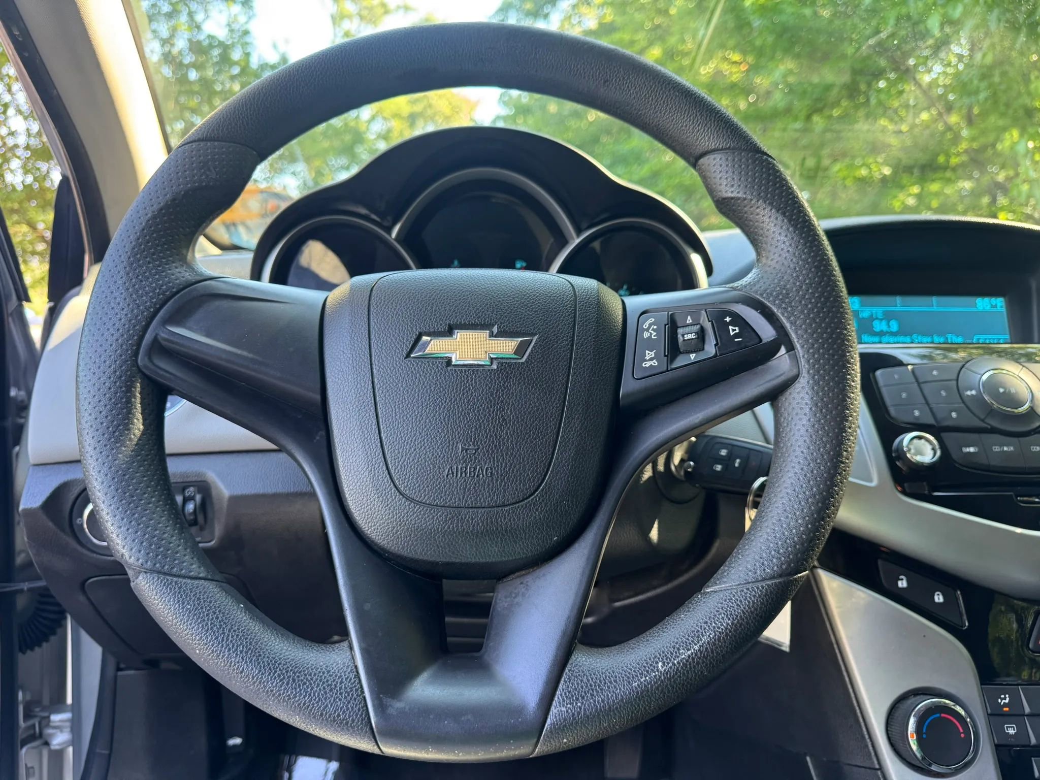 Used 2012 Chevrolet Cruze LS w/ Connectivity Package FWD image 9