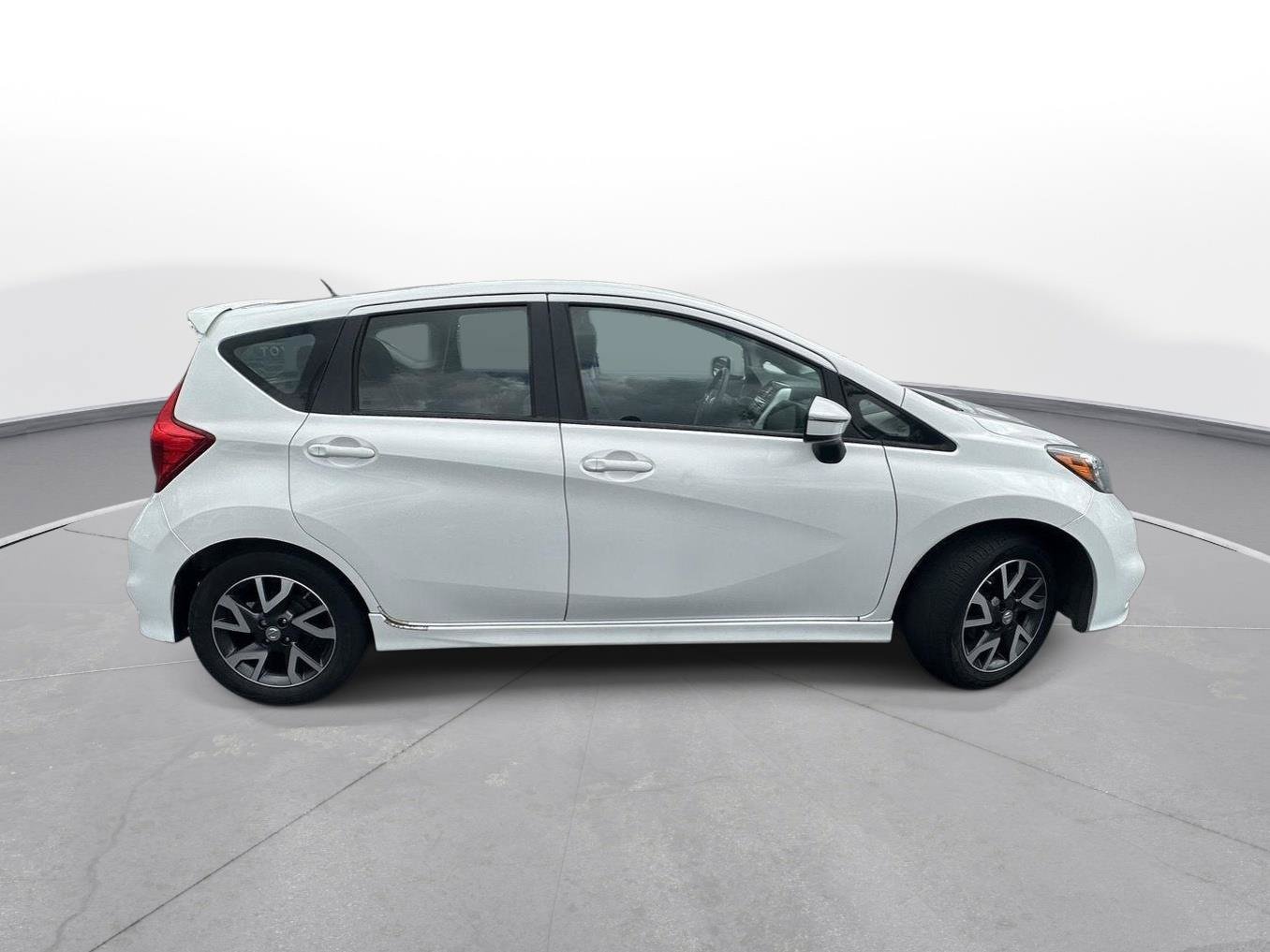 Used 2016 Nissan Versa Note SR FWD image 5