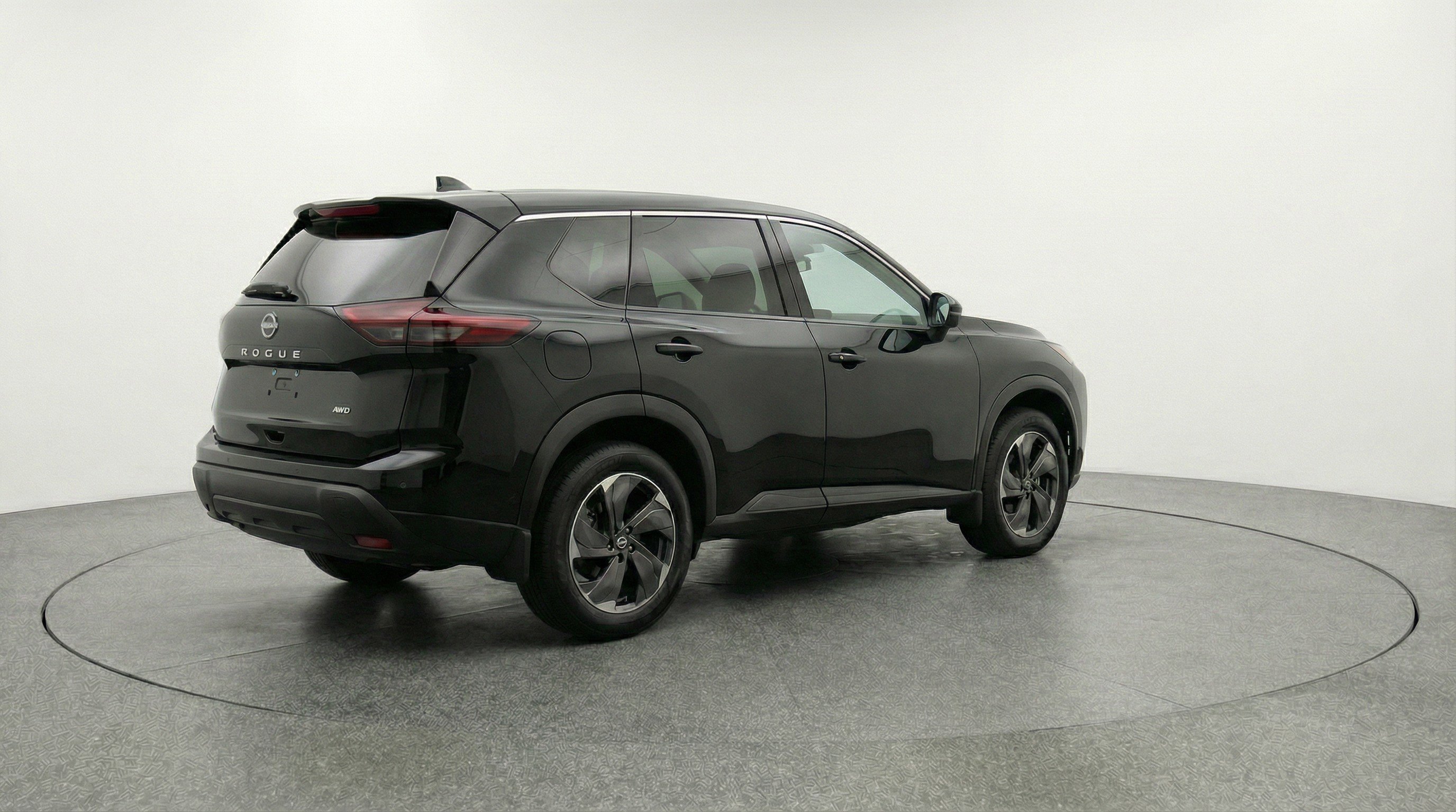 Used 2025 Nissan Rogue SV AWD/4WD image 9