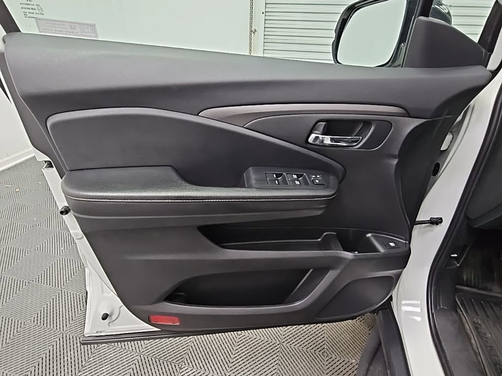 Used 2021 Honda Ridgeline Sport image 29