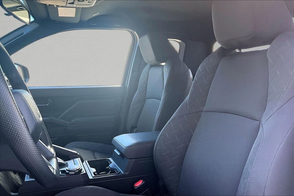 Used 2025 Toyota Tacoma SR image 17