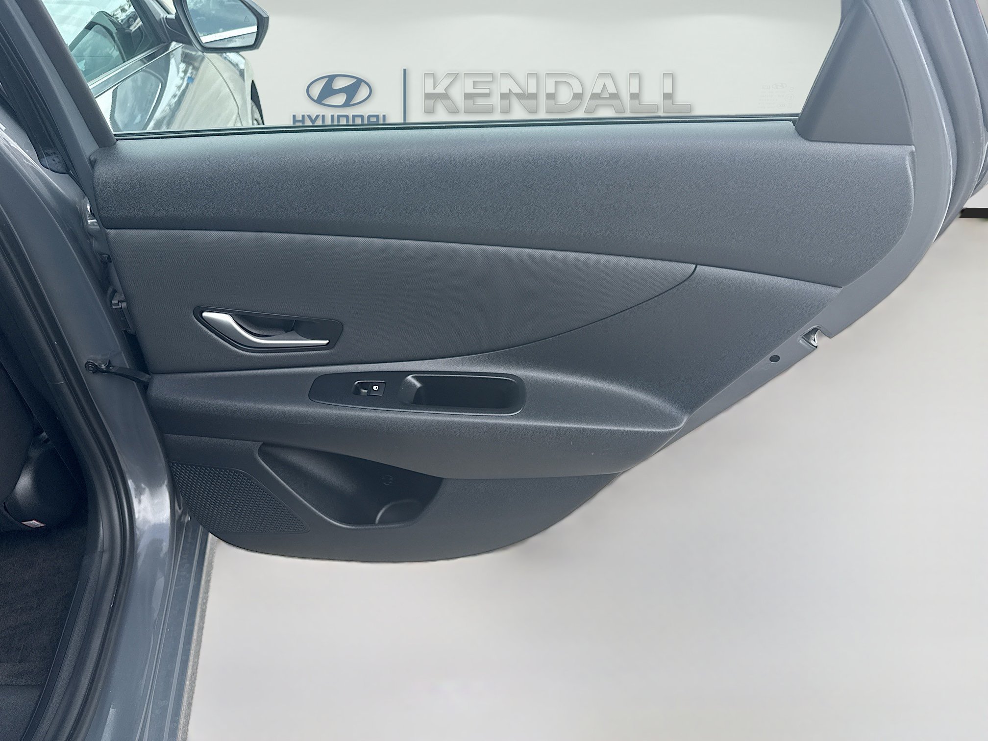Used 2025 Hyundai Elantra SEL FWD image 28