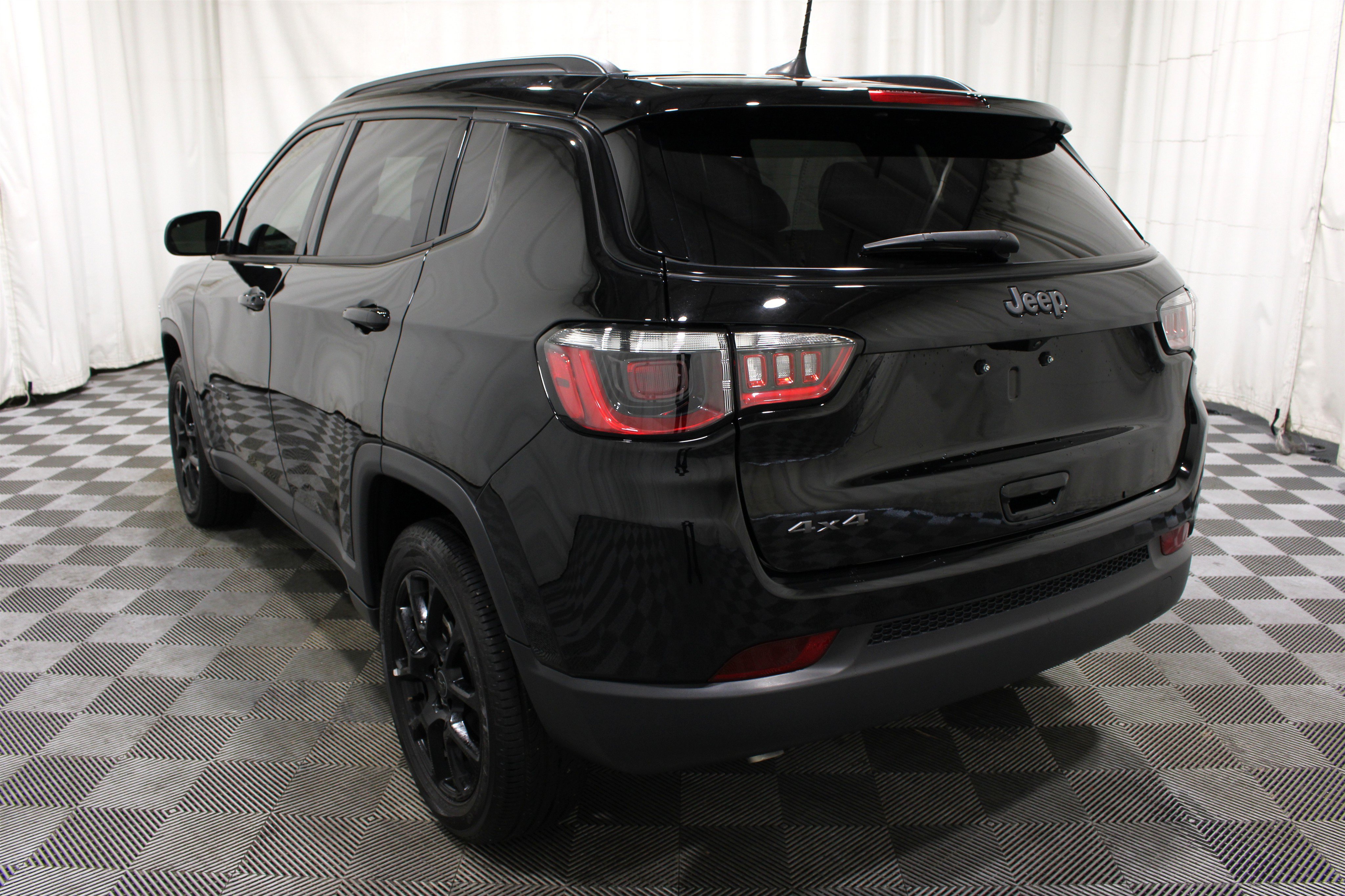 Used 2025 Jeep Compass Latitude w/ Altitude Special Edition AWD/4WD image 30