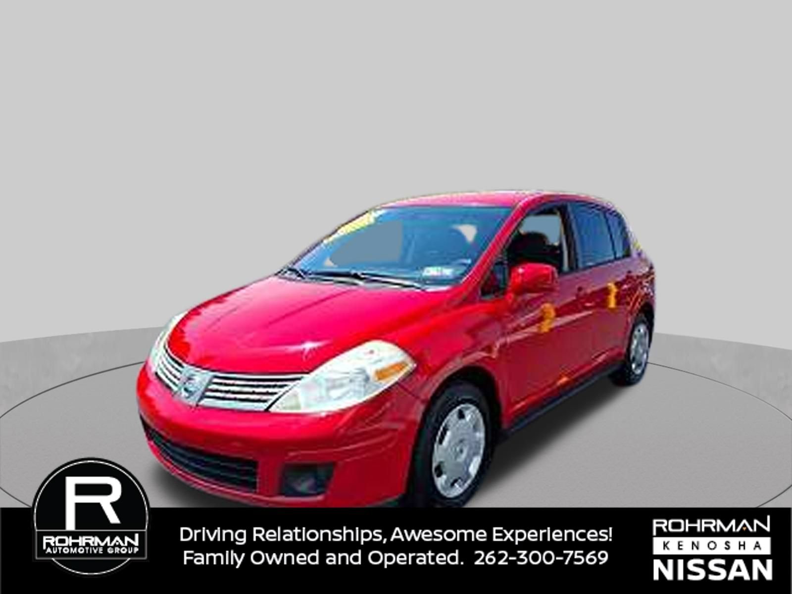 Used 2010 Nissan Versa Hatchback w/ Premium Pkg FWD image 9