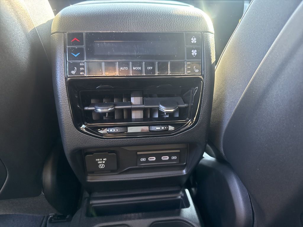 New 2026 Jeep Grand Cherokee L Limited image 38