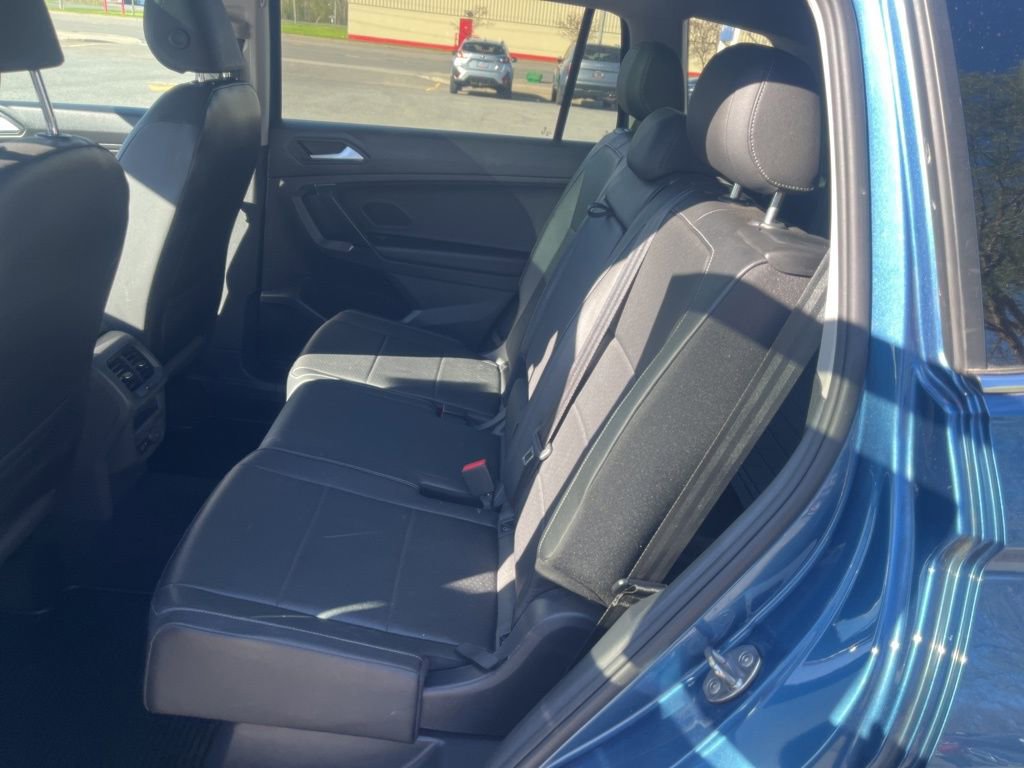 Used 2019 Volkswagen Tiguan SE w/ Panoramic Sunroof Package AWD/4WD image 11