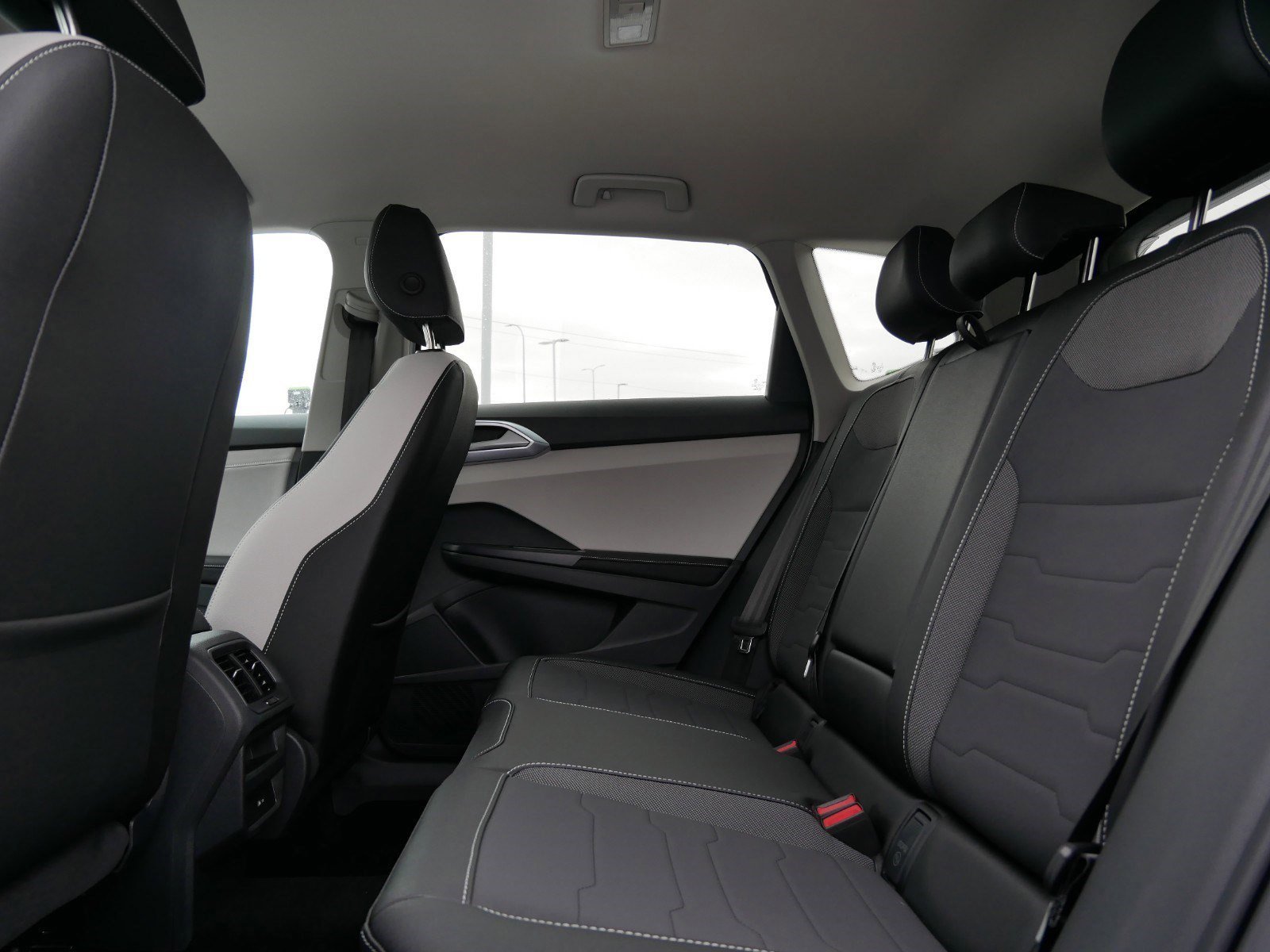 New 2026 Volkswagen Taos SE AWD/4WD image 5