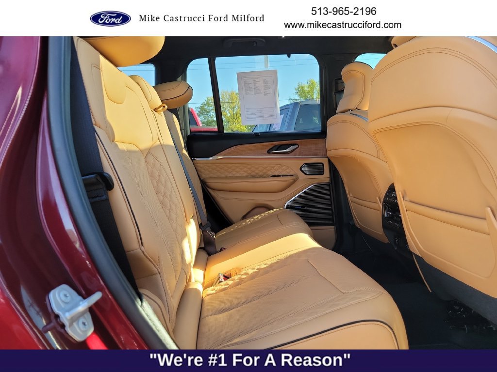 Used 2025 Jeep Grand Cherokee Summit AWD/4WD image 22