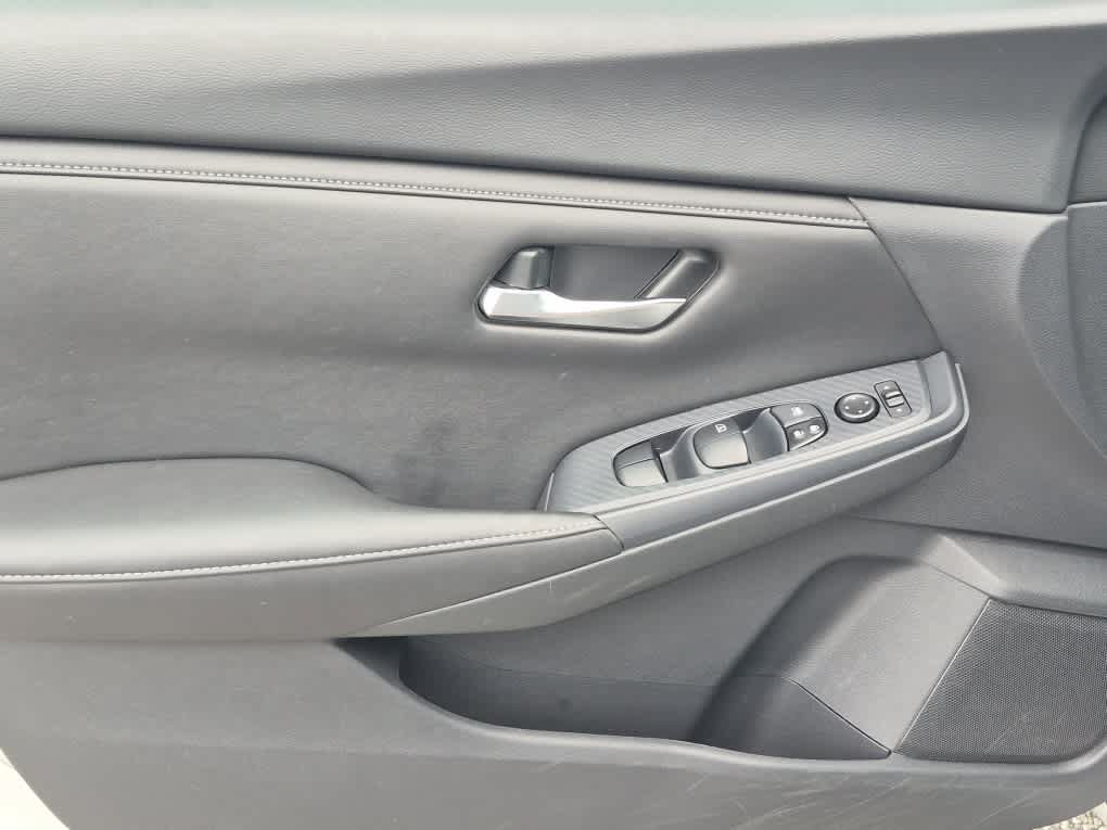 Used 2023 Nissan Sentra SV w/ All-Weather Package FWD image 9