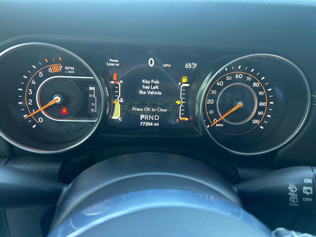 Used 2020 Jeep Wrangler Unlimited Sahara w/ LED Lighting Group AWD/4WD image 18